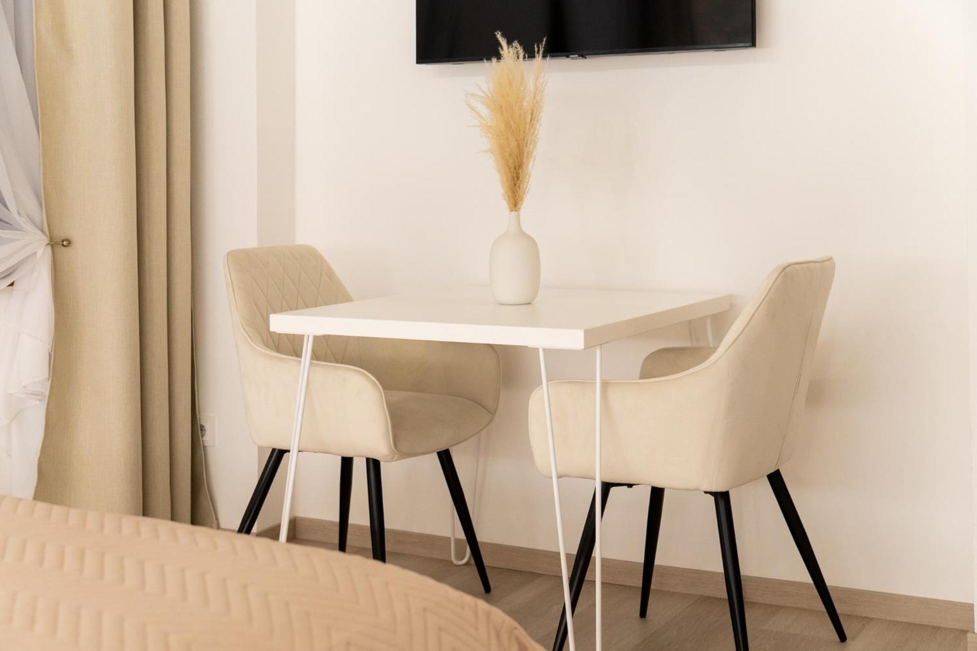 White Wolf Boutique Apartments Оломоуц Экстерьер фото