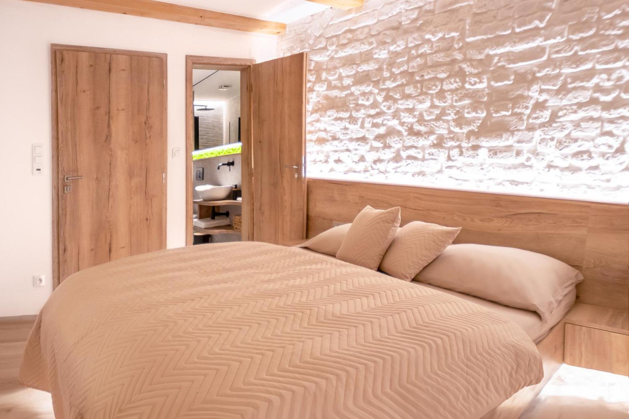 White Wolf Boutique Apartments Оломоуц Экстерьер фото