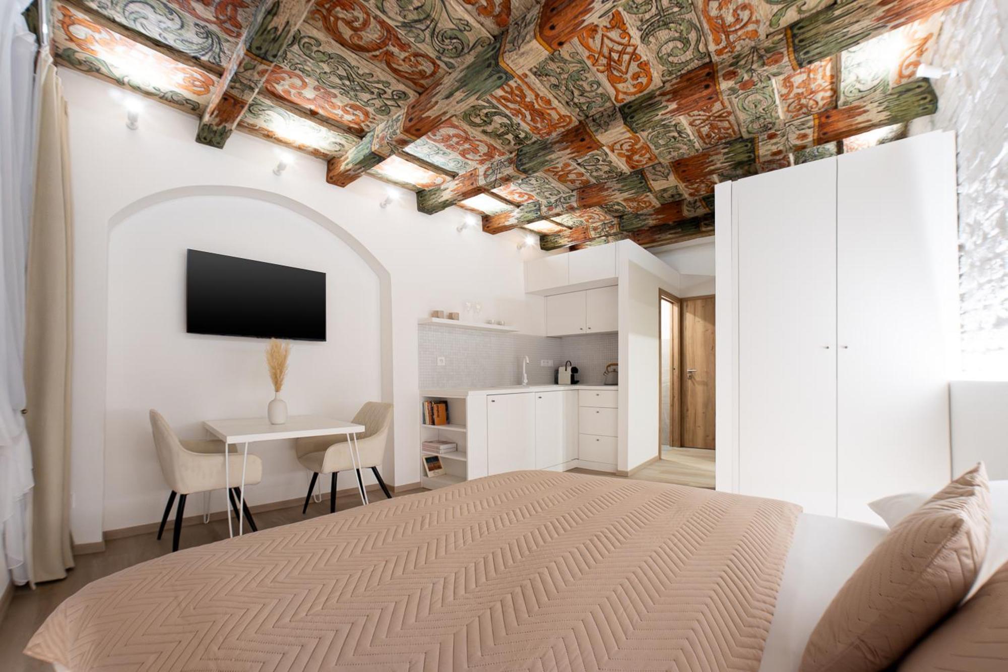 White Wolf Boutique Apartments Оломоуц Экстерьер фото
