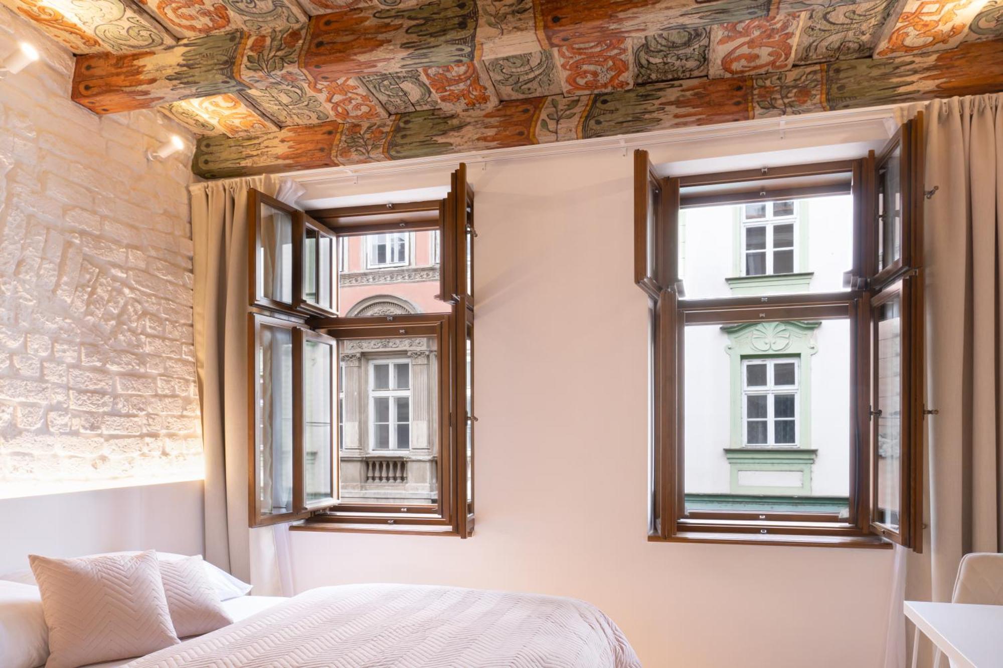 White Wolf Boutique Apartments Оломоуц Экстерьер фото